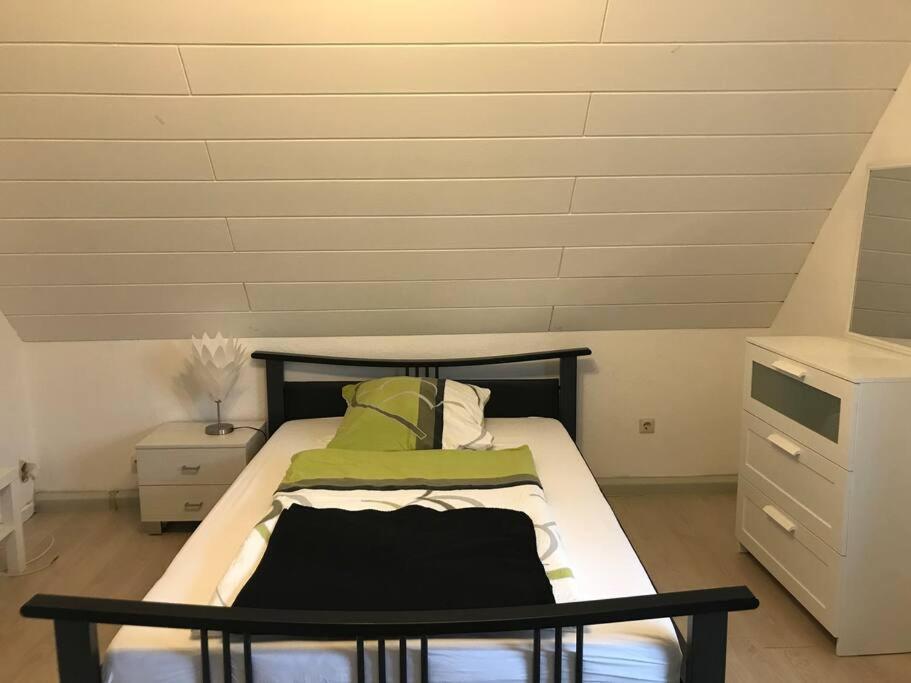 Familienfreundliche Monteurwohnung Netflix Apartment Paderborn